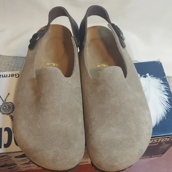 Birkenstock Tan Flats with Suede Upper - Picture 6 of 6